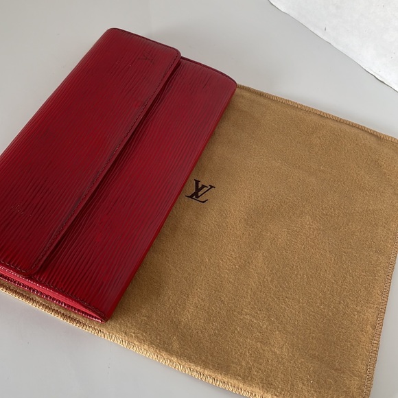 Authentic Louis Vuitton Epi Pochette Coin/Credit Card Red Long Wallet. - Picture 3 of 15